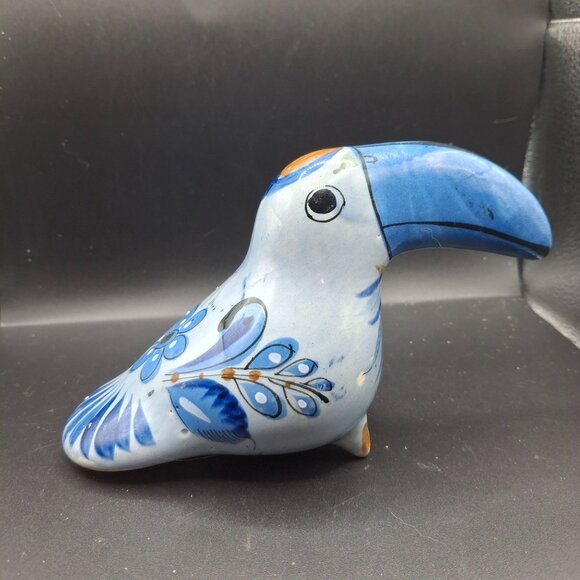 Ken Edwards Ceramic Toucan Figurine Hand-Painted Blue & White Floral Design - Picture 3 of 8